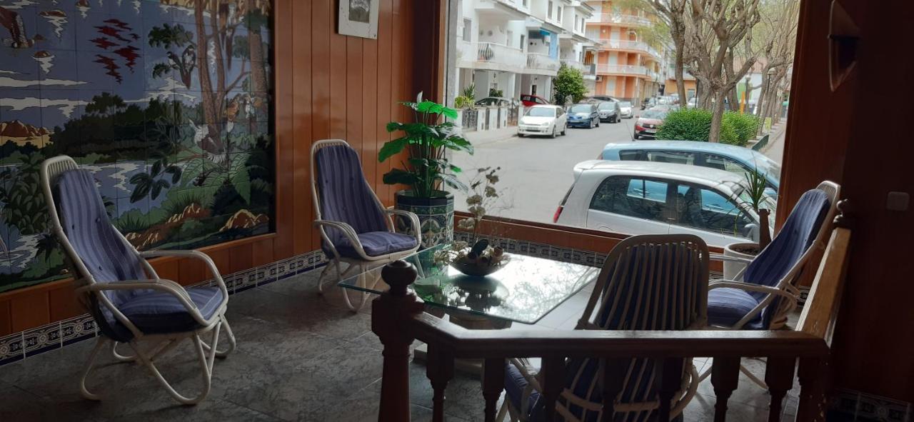 Apartamentos Las Americas - Blanes Beach Bagian luar foto