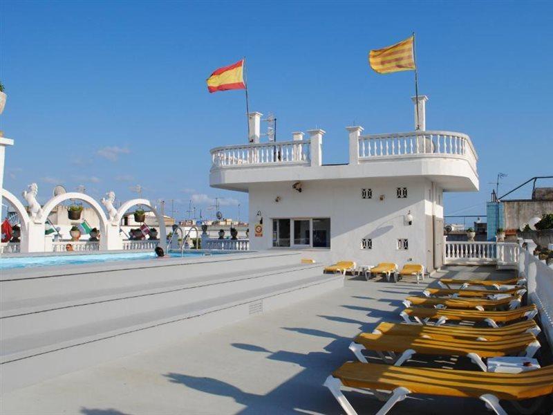 Apartamentos Las Americas - Blanes Beach Bagian luar foto