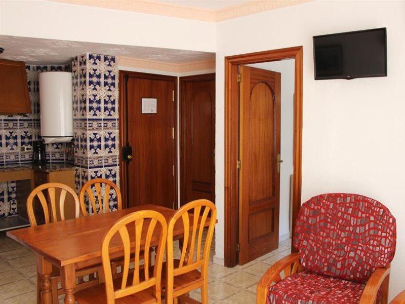 Apartamentos Las Americas - Blanes Beach Bagian luar foto