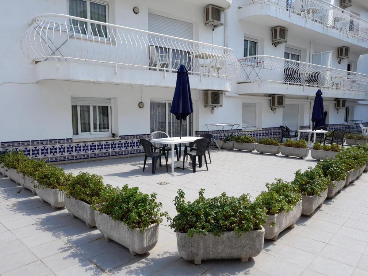 Apartamentos Las Americas - Blanes Beach Bagian luar foto