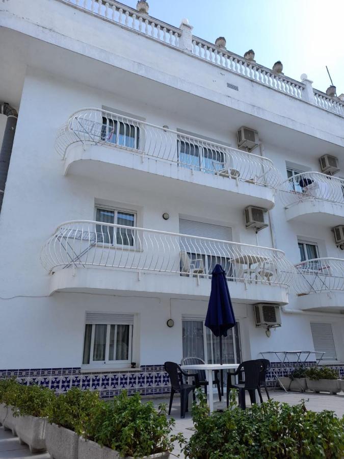Apartamentos Las Americas - Blanes Beach Bagian luar foto