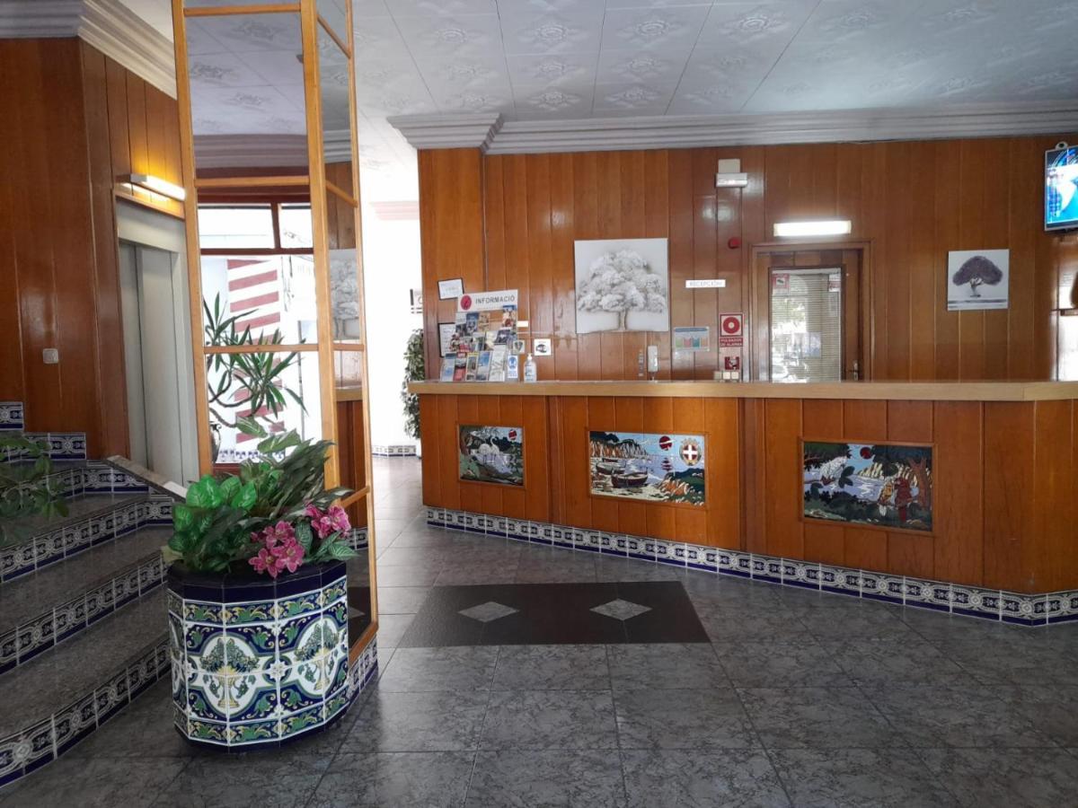 Apartamentos Las Americas - Blanes Beach Bagian luar foto