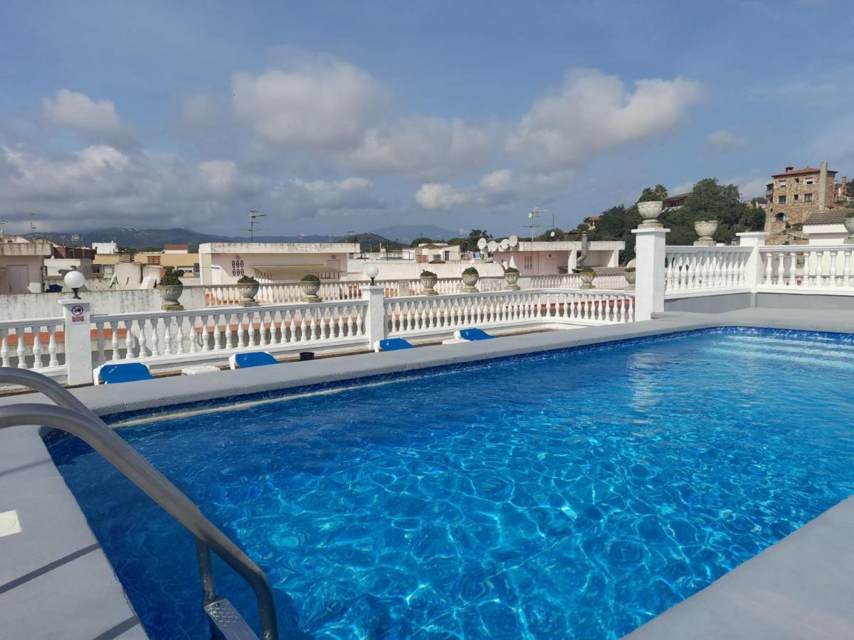 Apartamentos Las Americas - Blanes Beach Bagian luar foto