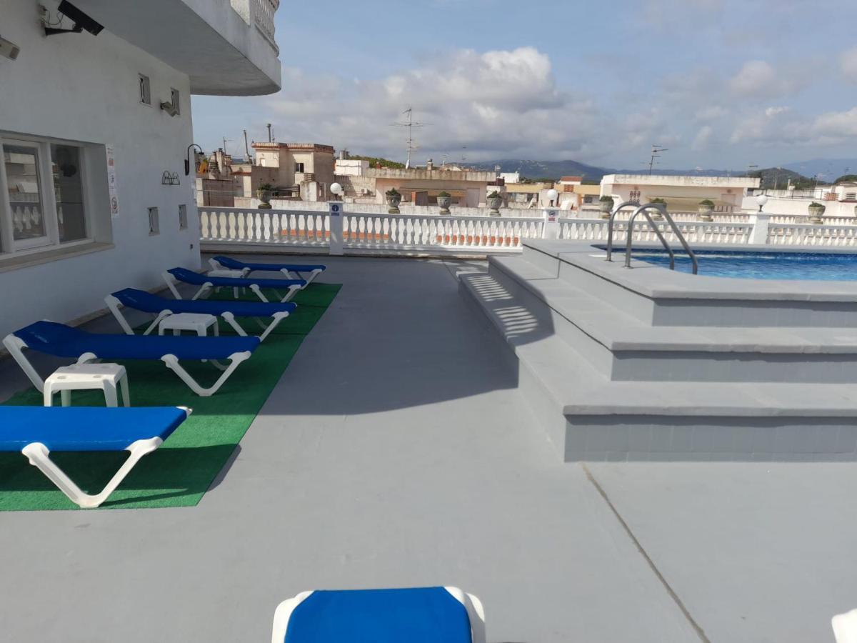 Apartamentos Las Americas - Blanes Beach Bagian luar foto