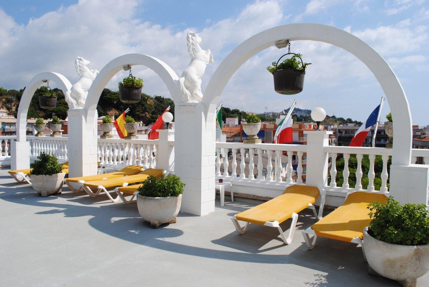 Apartamentos Las Americas - Blanes Beach Bagian luar foto