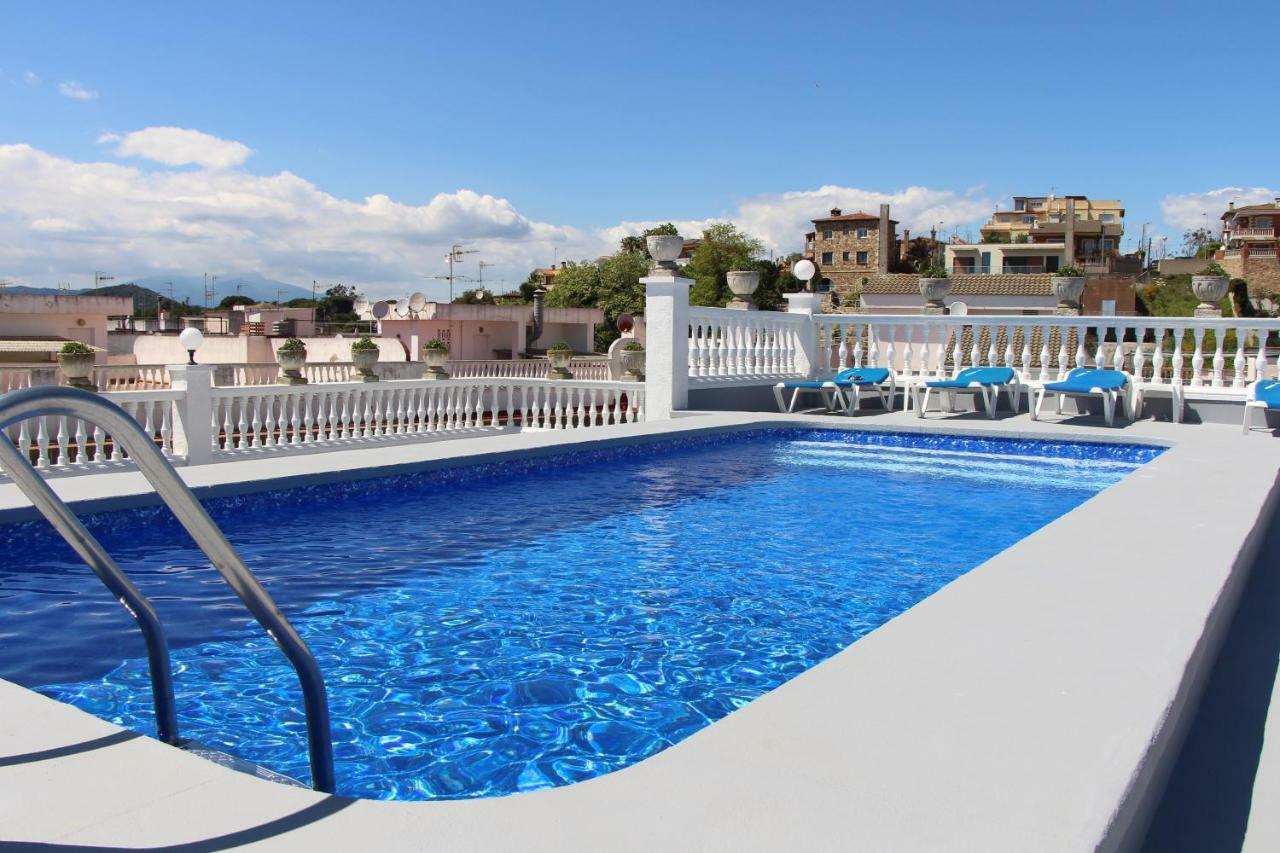 Apartamentos Las Americas - Blanes Beach Bagian luar foto
