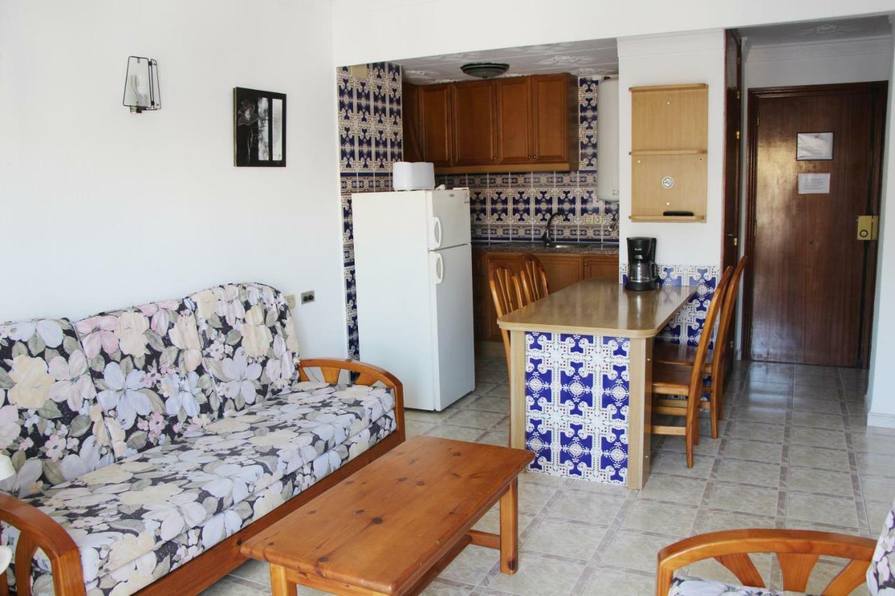 Apartamentos Las Americas - Blanes Beach Ruang foto